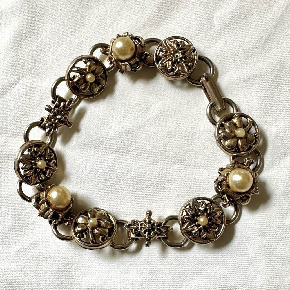 Gold tone faux pearl vintage link bracelet